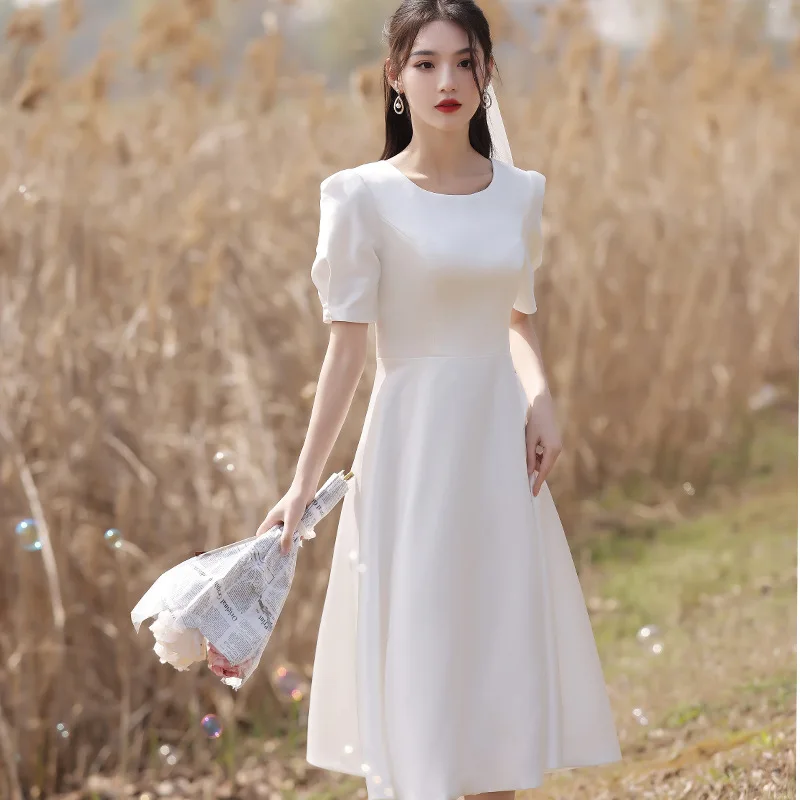 Scoop Neck Simple Satin Wedding Dresses Elegant A Line Puff Short Sleeves Mid Length Modest Garden Bridal Gown SWD044