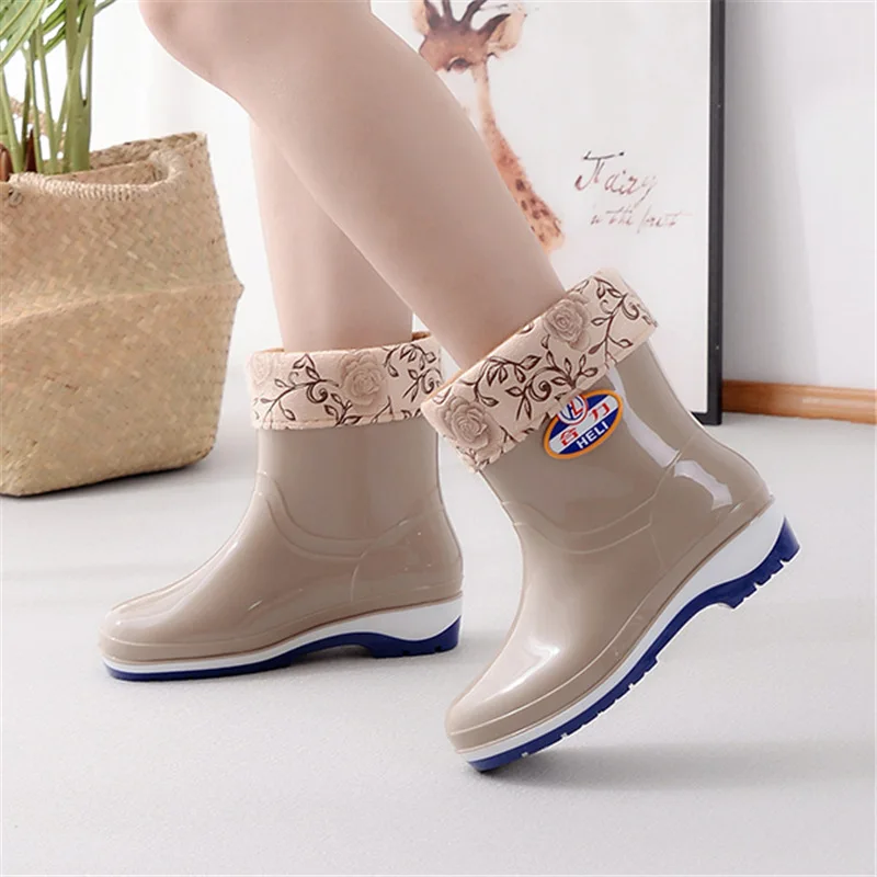 Botas de tubo medio para mujer, zapatos cómodos y estables, Botas de lluvia de punta redonda, botas de lluvia para primavera y otoño, moda 2021