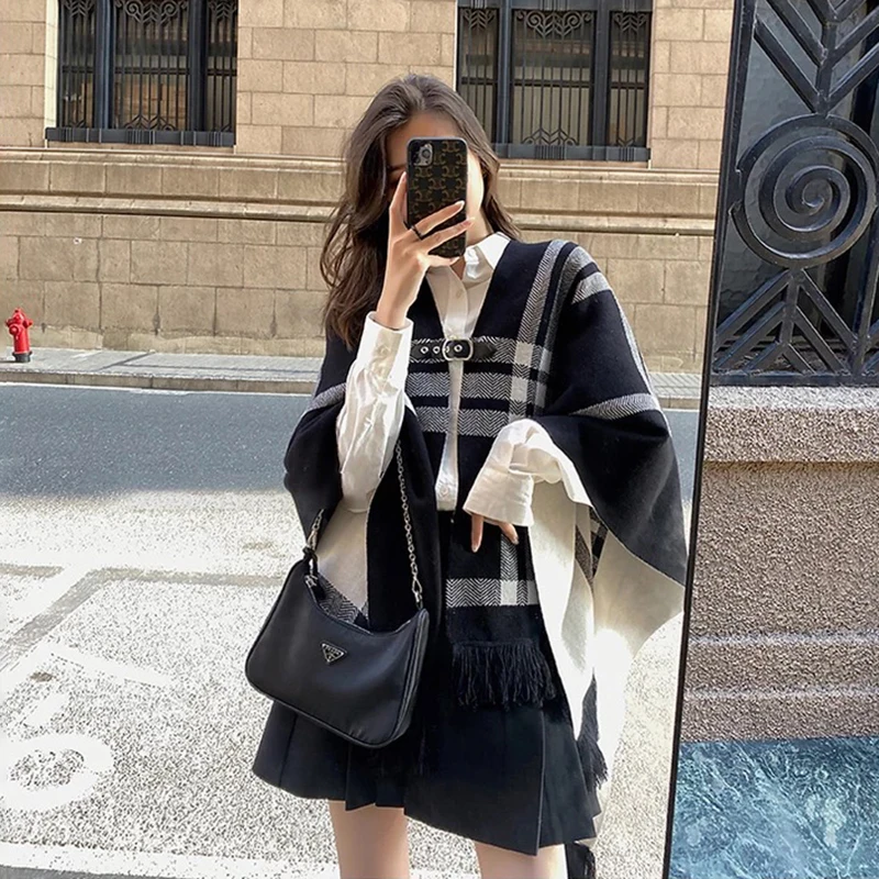 

Hot Selling Poncho Sweater Exquisite Leather Buckle Plaid Cardigan Knitted Shawl Coat Women Winter Korean Loose Bat Sleeve Top