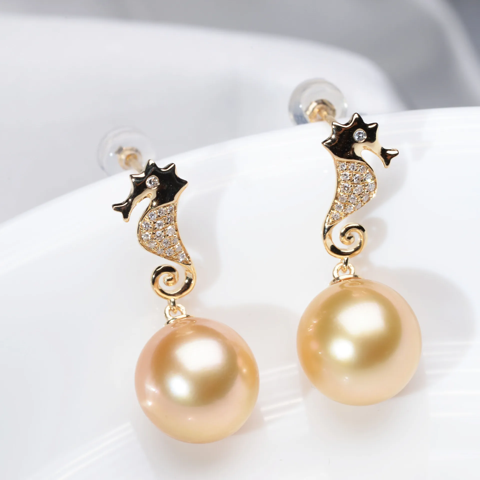 MADALENA SARARA 10-11mm Saltwater Pearl Women Earrings 18K Gold Seahorse Dangle Style Natural Southsea Pearl Earrings