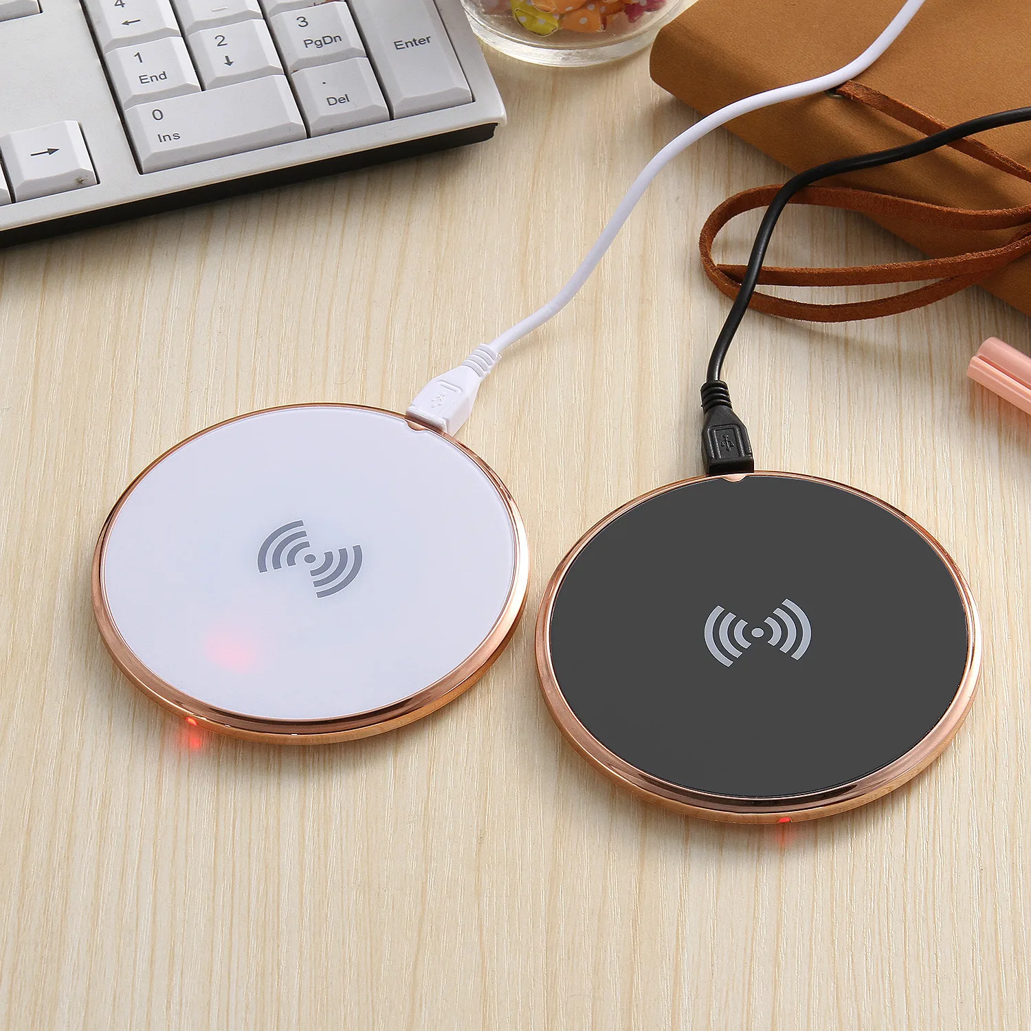 Ultra-thin Wireless Charger Is Suitable for Ultra-thin Wireless Charger for Apple Samsung Huawei Mobile Phone