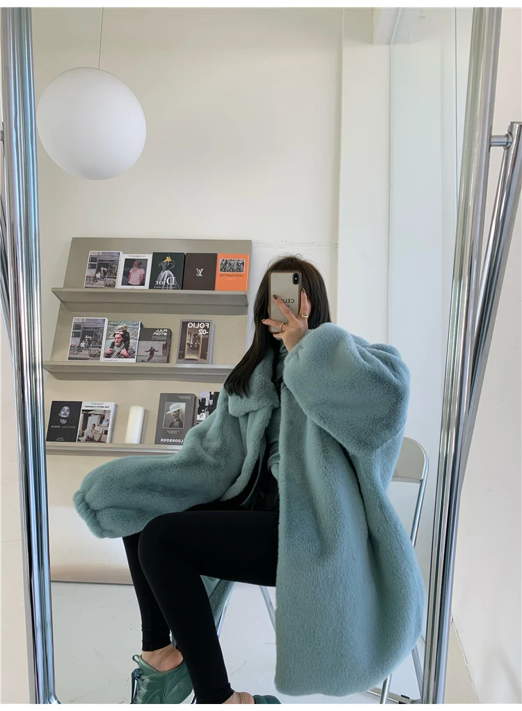 Lautaro Winter Long Oversized Warm Soft Fluffy Faux Fur Coat Women Drop Shoulder Long Sleeve Casual Loose Korean Fashion 2021