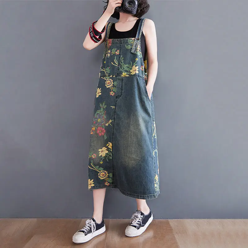 

2023 Retro Print Stitching Denim Strap Dress Female Summer Loose Casual Sleeveless Large Size Mid-Length Suspender Dress zh1237
