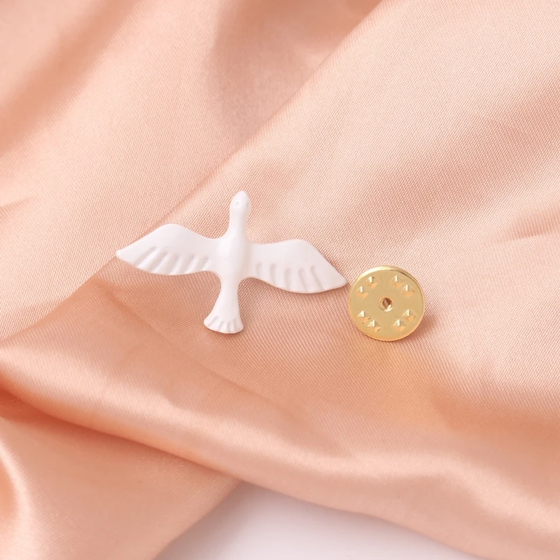 New Trendy Swallow Brooch Acrylic Vintage White Peace Dove Animal Birds Broche Pin Fashion Jewelry Girl Accessories For Women