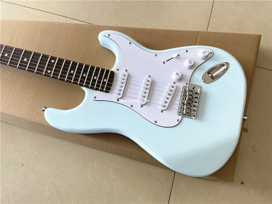 High quality inheriting classic light blue electric guitar rosewood fingerboard can be customized free shipping