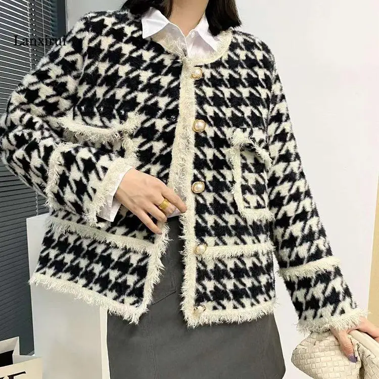 

High Quality Tweed Jacket Pearls Coat Ladies Autumn Winter Fragrant Plaid Female Jackets Woolen Short Slim Coat