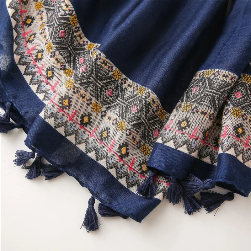 Fashion Autumn Women Viscose Scarf Bohemian Aztec Tassel Beach Hijab Shawls and Wraps Female Foulards Echarpe Muslim 180*90Cm