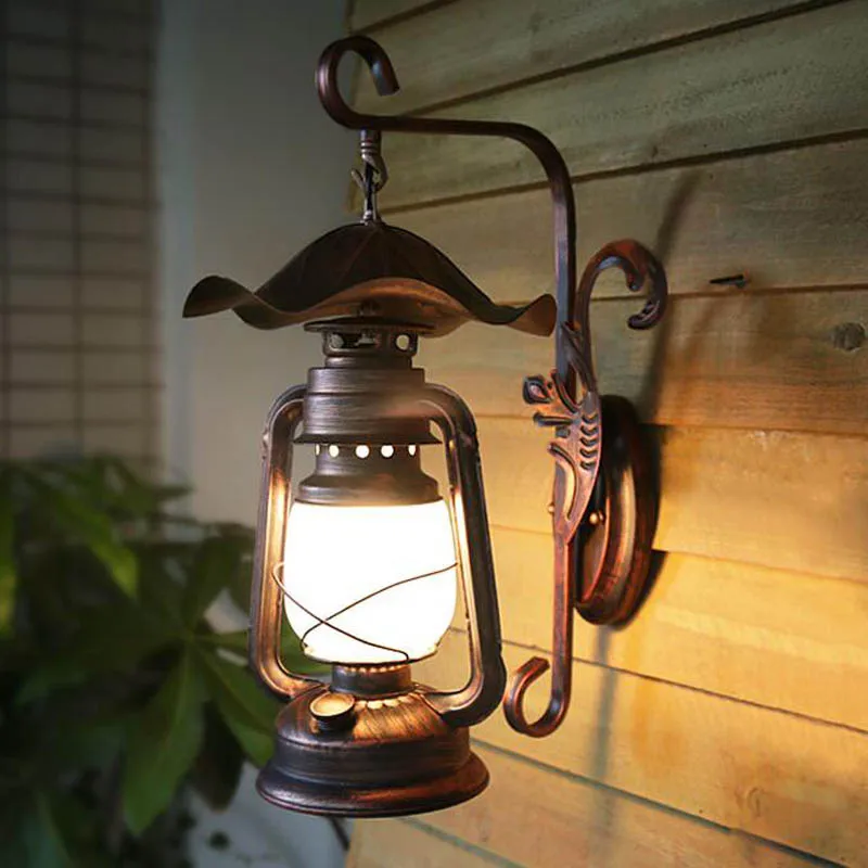 Retro nostalgic personality Inn antique horse lamp old kerosene lamp courtyard corridor decoration staircase wall lamp