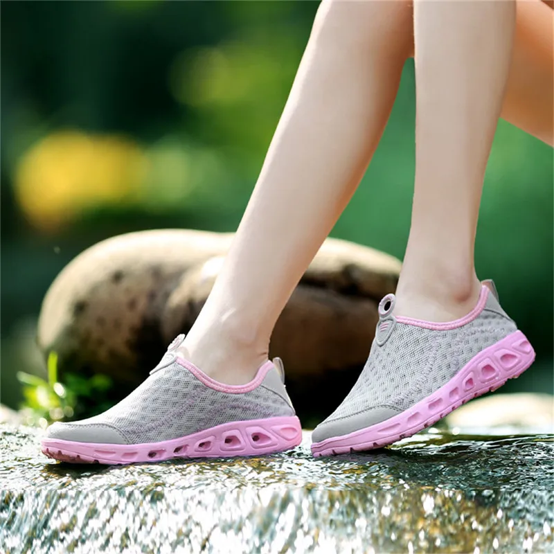 Aqua Shoes Unisex Casual Shoes Fashion Mesh Breathable Quick-dry Outdoor Rubber Sole Slip on Water Flat Shoes for Women Mujer