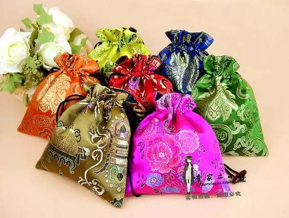 Wholesale Chinese Embroidery Multicolor Random Mixed Satins Jewelry Packaging Drawstring Pouches Walnut Jin Bags Coin Purse For