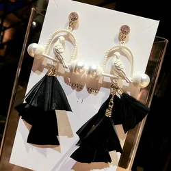 New Black Feather Embossed Bird Luxury Pearl Birdcage Earrings For Women Pink Animal Vintage Fashion Jewelry