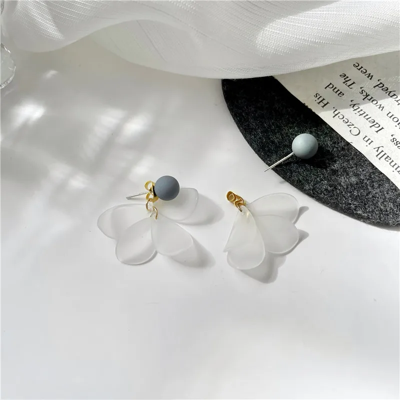 S925 الفضة إبرة كوريا صغيرة الطازجة الأبيض بتلات بسيطة وأنيقة عودة معلقة أقراط ذات مسمار برأس كروي السيدات مجوهرات الأزياء #4