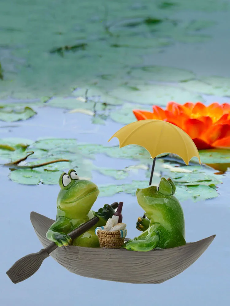 

Funny Garden Animal Resin Lovers In a Boat Cartoon Frog Figurine Nordic Home Room Decoration Modern Garden Park Decor Ornament