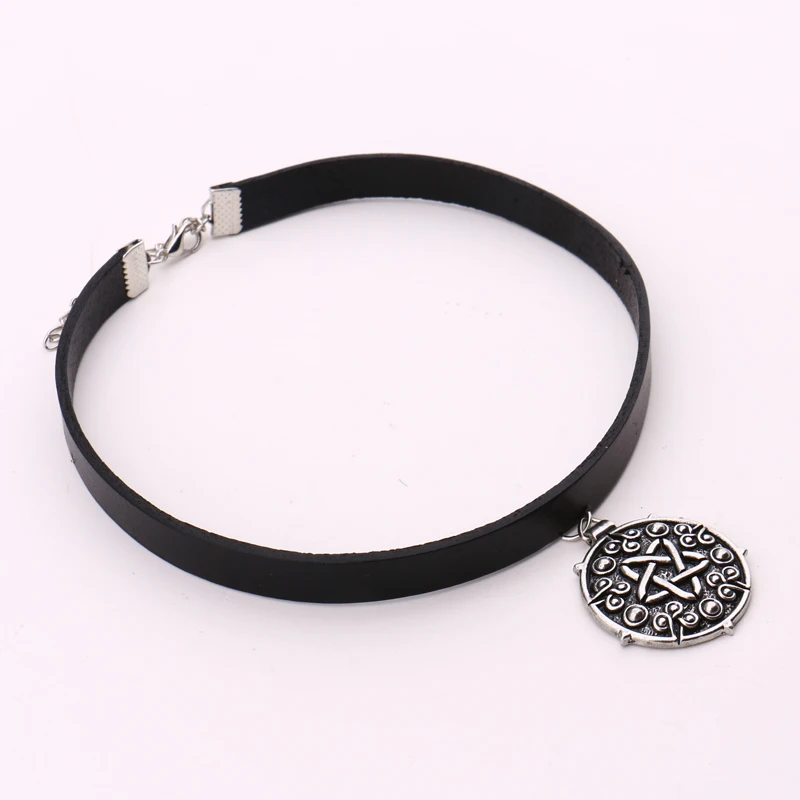 Yennefer Medallion Necklace Choker Women Cosplay Costume Black Leather Jewelry