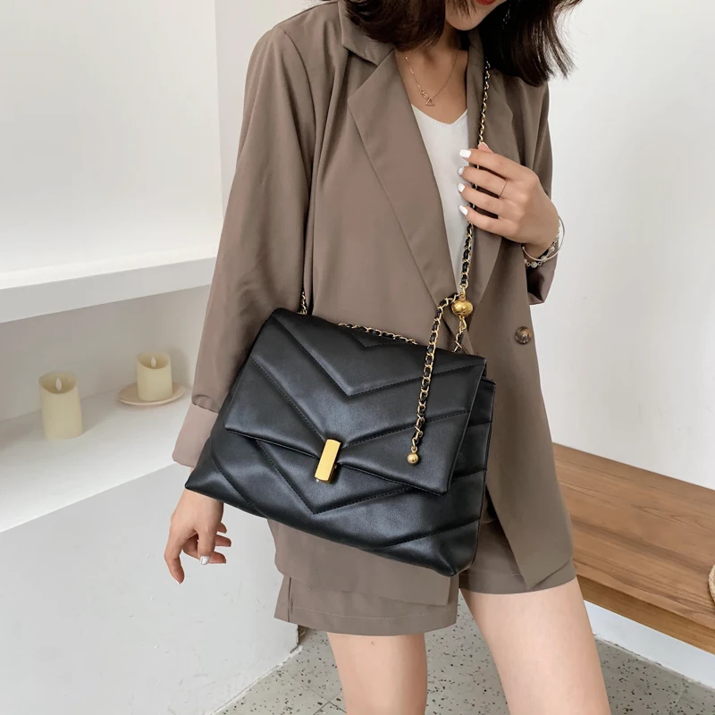 New Soft Leather Chain Women Shoulder Crossbody Bags 2022 Luxury Handbags Ladies Messenger Bags Casual Totes Female Purses