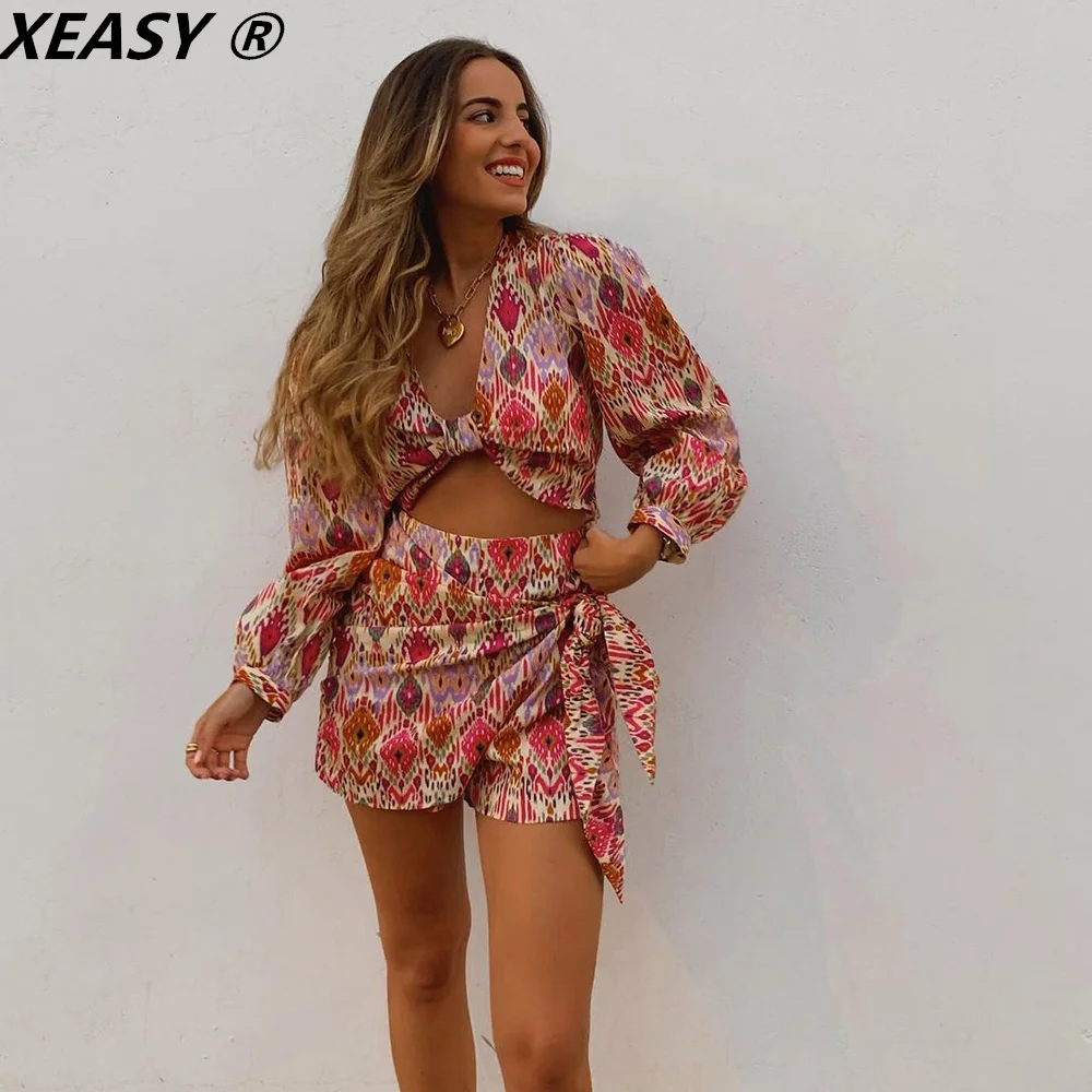 XEASY 2021 Women Two-Piece Set Sexy V-Neck Knotted Print Short Top Vintage High Waist Side Bow Shorts Skirts Female Fashion Sets