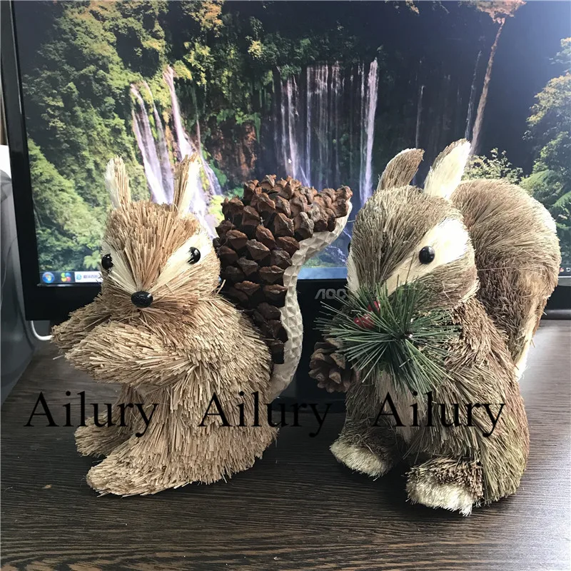 High-20cm Broad-tailed Squirrel.Easter Mori Straw Animal Christmas Pinecone Pine Tower Decoration Storefront Wedding Window