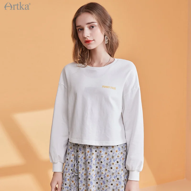 ARTKA 2021 Spring New Women Sweatshirt Fashion Back Print O-Neck Pullover Sweatshirts Casual Short White Sweatshirt VA25111C