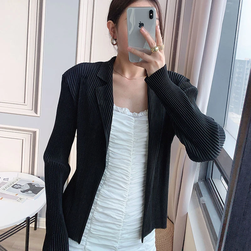 

miyake pleated casual black jacket 2021 spring and autumn slim elegant thin vintage folda trend short Blazers for woman