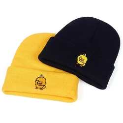 Gorros de lana con bordado de pato amarillo pequeño para hombre y mujer, gorros de punto cálidos y fríos para exteriores, otoño e invierno, 2021