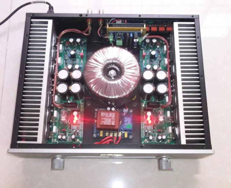 

2022 Latest upgrade 200W*2 combined power amplifier with remote control fever HIFI high-power amplifier 2.0 RCA X4 4-8Ω