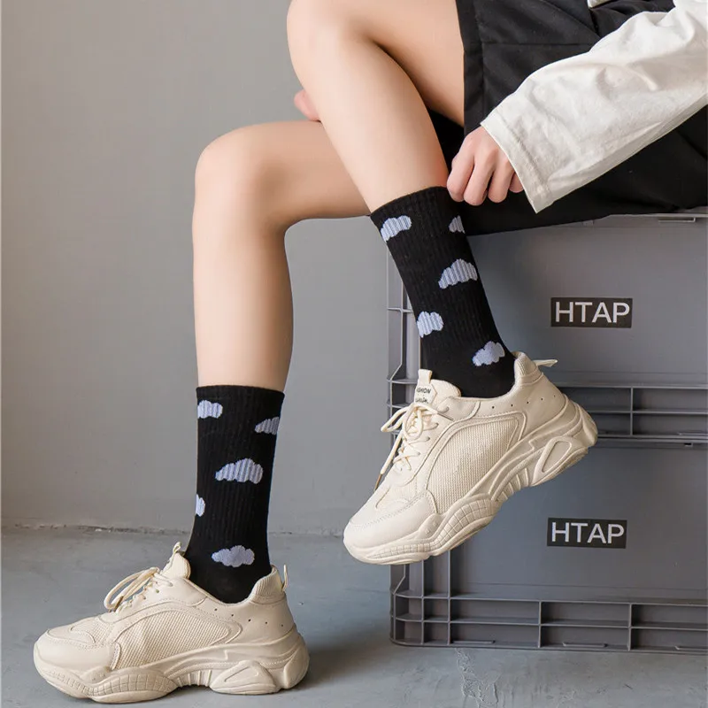 Japanese Harajuku Female Socks Kawaii Cloud Pattern Casual Socks Women Original Tide Blue Sky And White Clouds Skateboard Sock