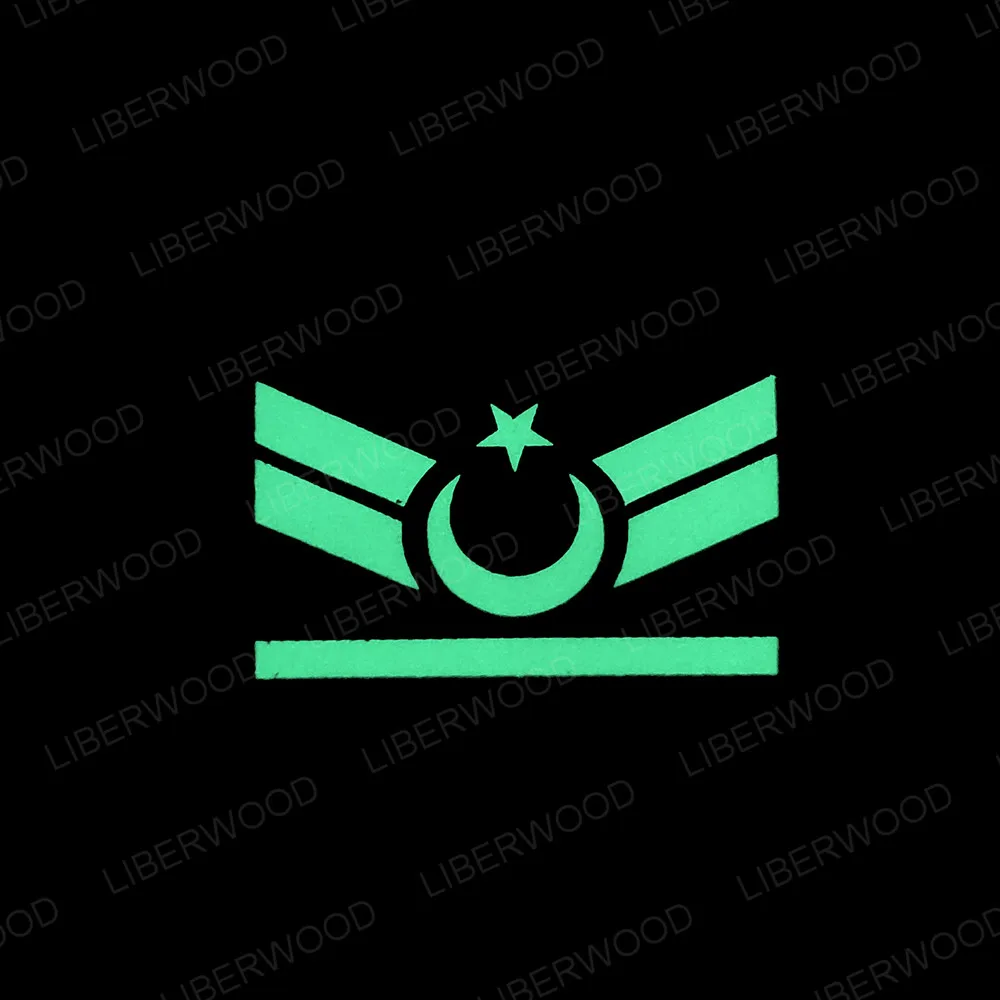 تركيا ترك العلم التصحيح العاكسة المطرزة TR الجيش العسكري التركي التكتيكية الكتف شارة توهج في الظلام شارة زين