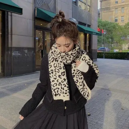 Leopard Print Scarf Women Winter Europe and America Fashion Thickening Warm Imitation Cashmere Knitting Wool Scarf Shawl