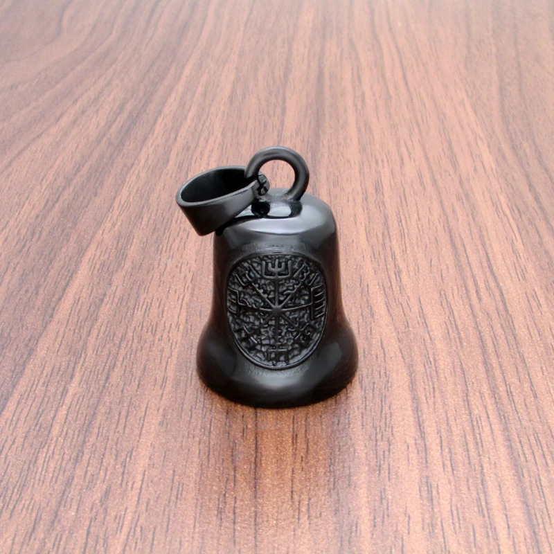 Colgante Punk de acero inoxidable Chapado en negro "Helm Of Awe" y "Viking Vegvisir", Runa vikinga, brújula, campana