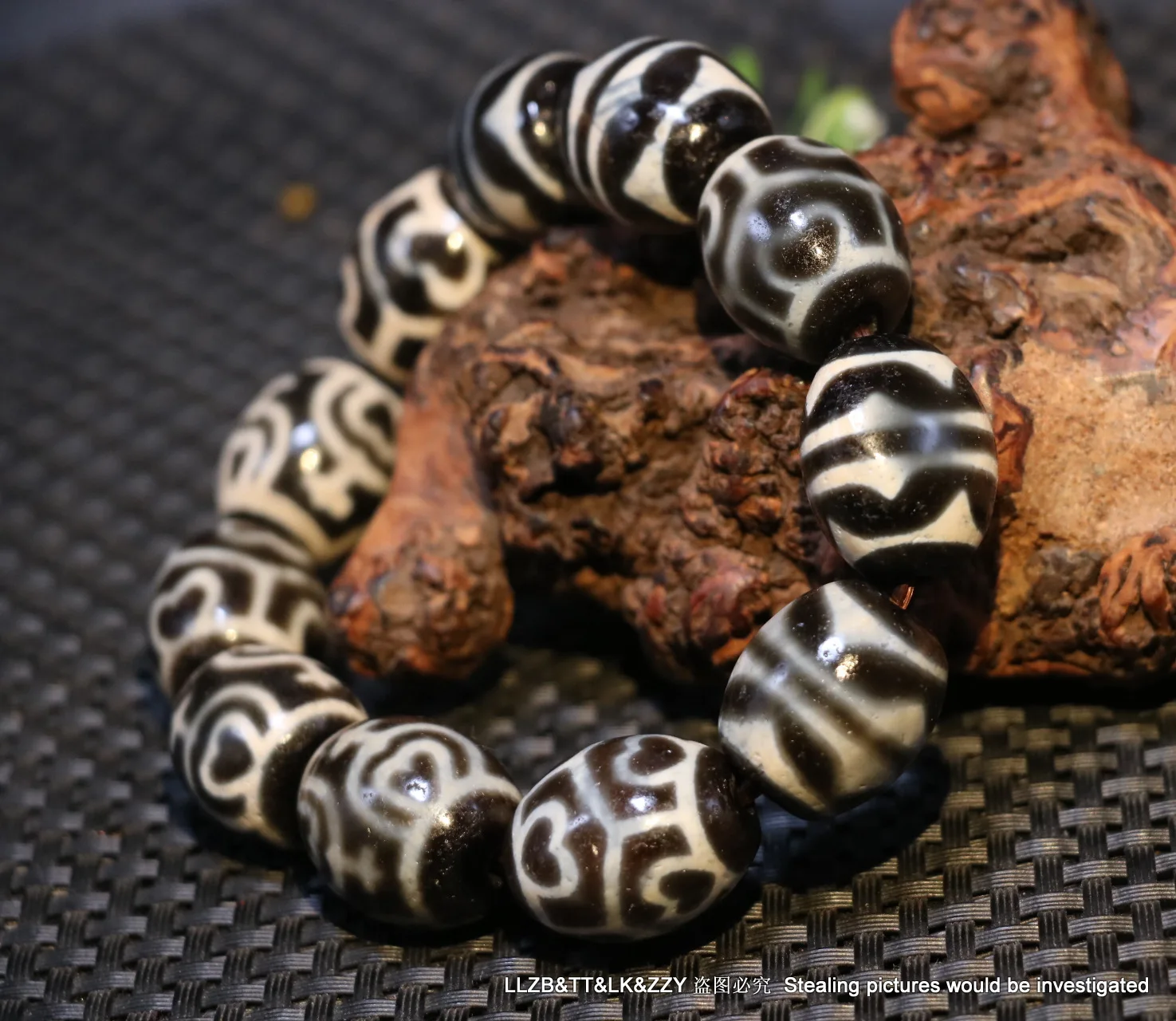

Magic Tibetan Old Agate Black&White Multiple Symbol dZi Bead Amulet Bracelet A&T Timestown UPD22