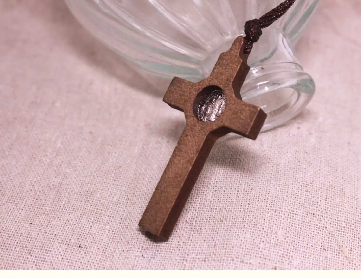 Christian Jesus Holzkreuz katholische Kirche Retro Holz Anhänger Auto Jesus auf Kreuz Rosarios Catolicos Jezus Croix Kruzifix – Detail 3