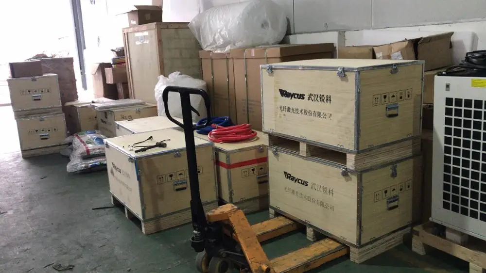 Raycus-fuente láser de fibra de 3000W para máquina cortadora, el espesor máximo de corte es de 20mm