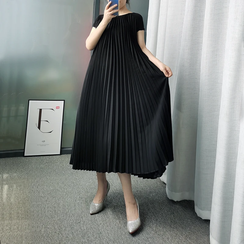 

HOT SELLING Fashion Big plait fold loose dress with short sleeves solid Hand pleats dress IN STOCK