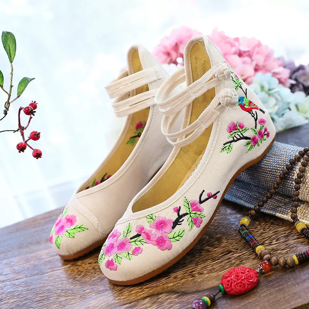 Veowalk Flower Bird Embroidered Women Cotton Cloth Flat Shoes Ladies Vintage Chinese Style Soft Comfortable Ballet Flats