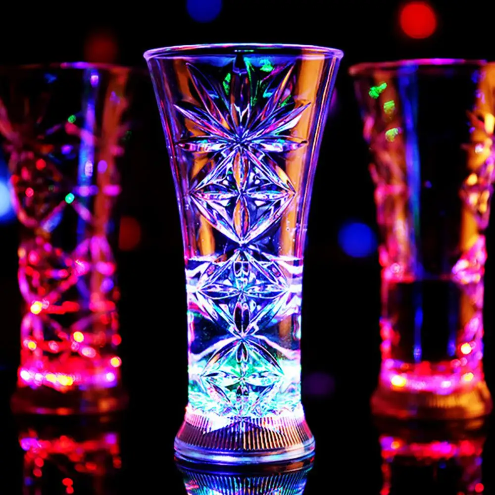 Hot Sales Snowflake LED Flashing Color Change Water Activated Light up Beer Whisky Cup Mug