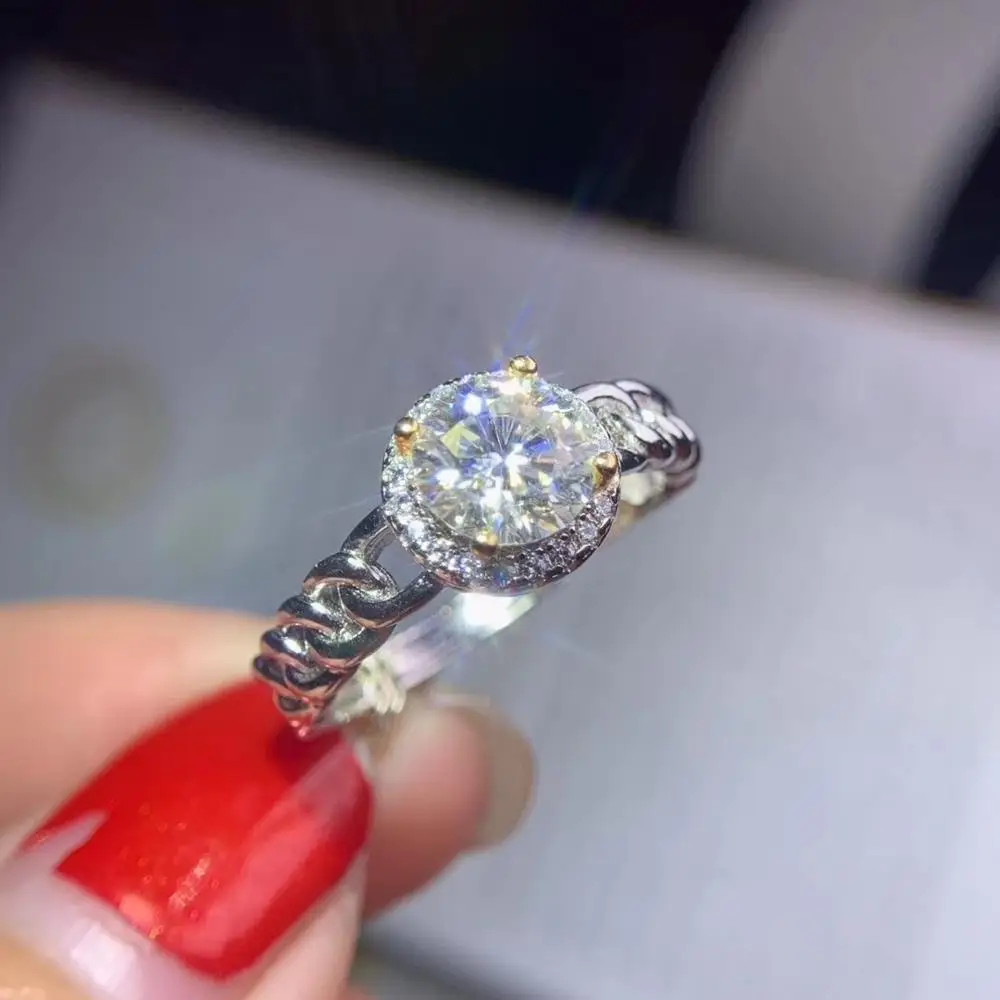 

Кольцо женское из серебра 925 пробы, со сверкающим муассанитом