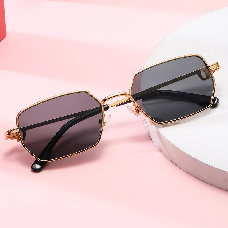 2021 New Small Men Square Sunglasses Fashion Rectangle Women Metal Luxury Brand Sun Glasses Classic Top Quality Oculos UV400