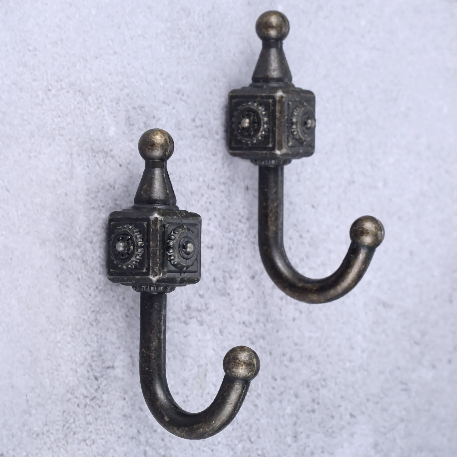 Antique Bronze Zinc Alloy Home Hat Coat Clothes Hook Bathroom Towel Wall Door Hangers Hooks & Screws Furniture Hardware 84*48mm