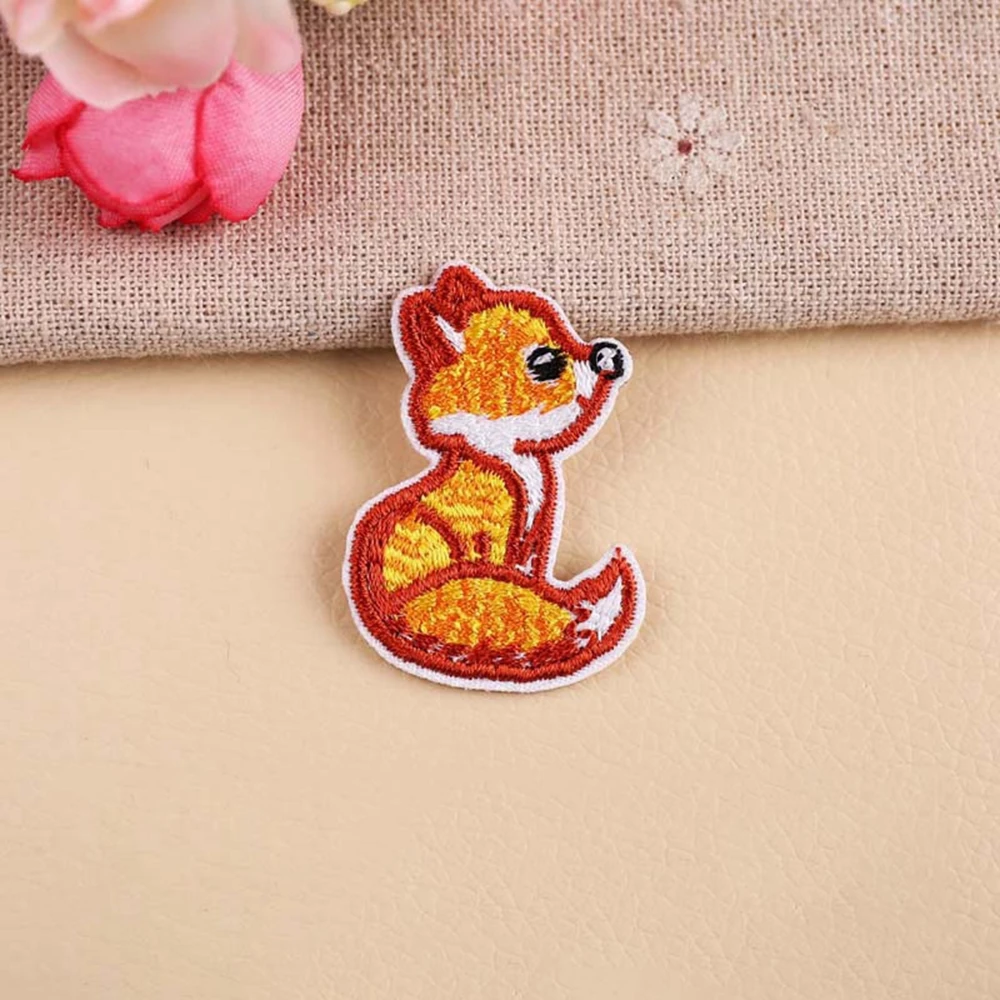 1Pcs Animal Fox Embroidery Patch Heat Transfers Iron On Sew On Patches For Clothing DIY Clothes Stickers Decor Appliques