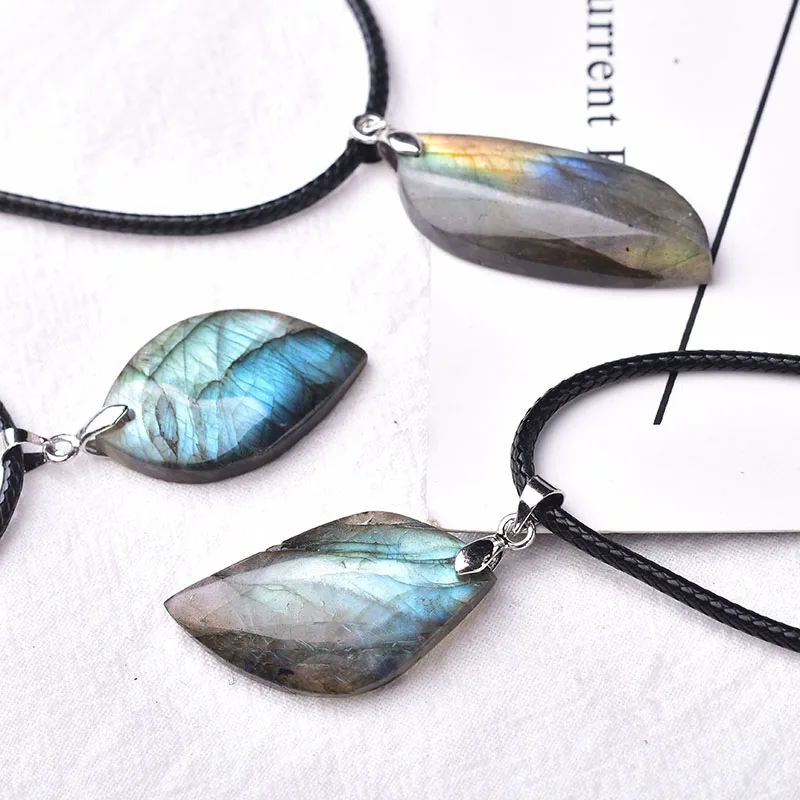 Fashion Labradorite Leaf shape Pendant Natural Raw Crystals Healing Stone Unisex Mineral Jewelry Amulet Necklaces Free Chain