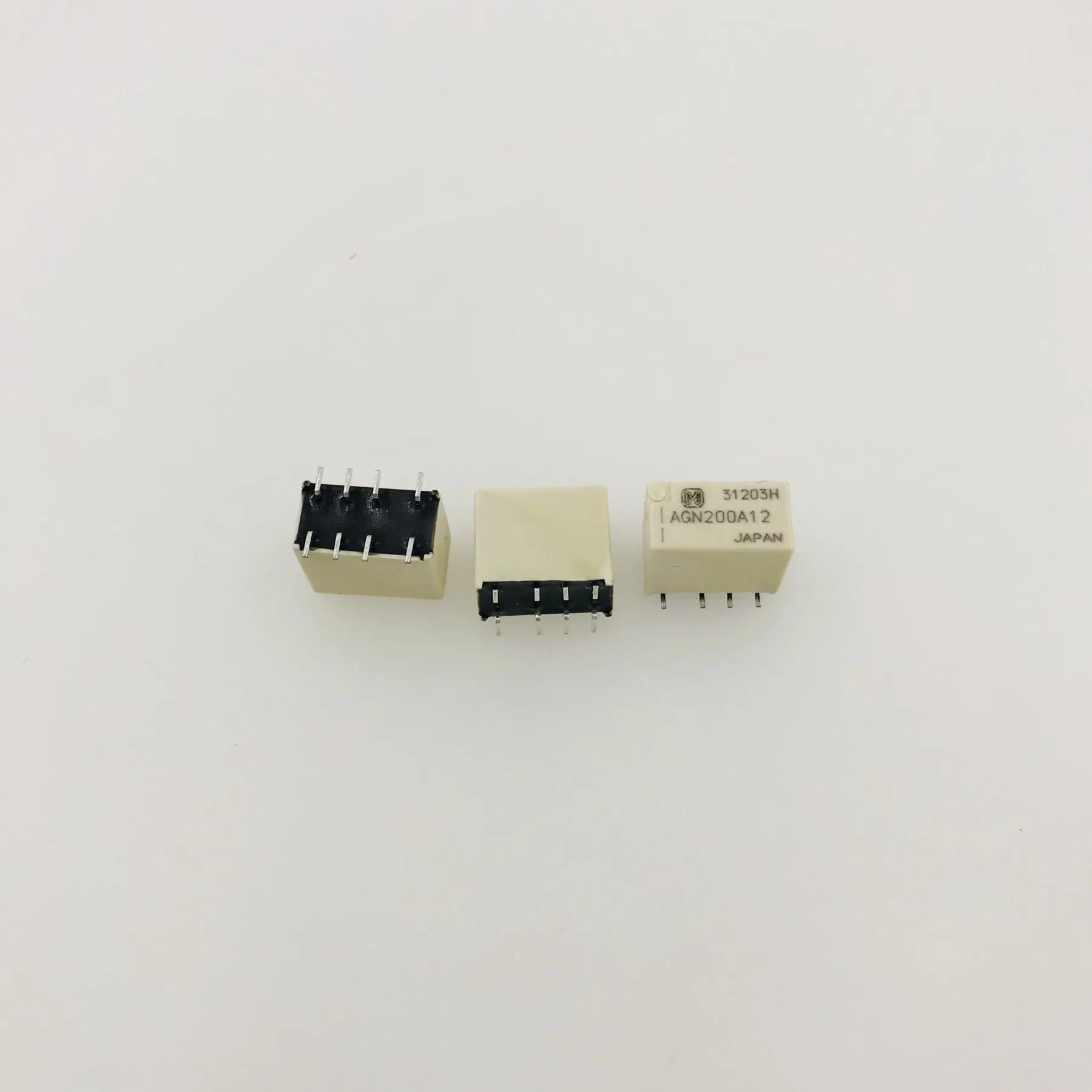 

AGN200A12 8pin SMT 12VDC relays