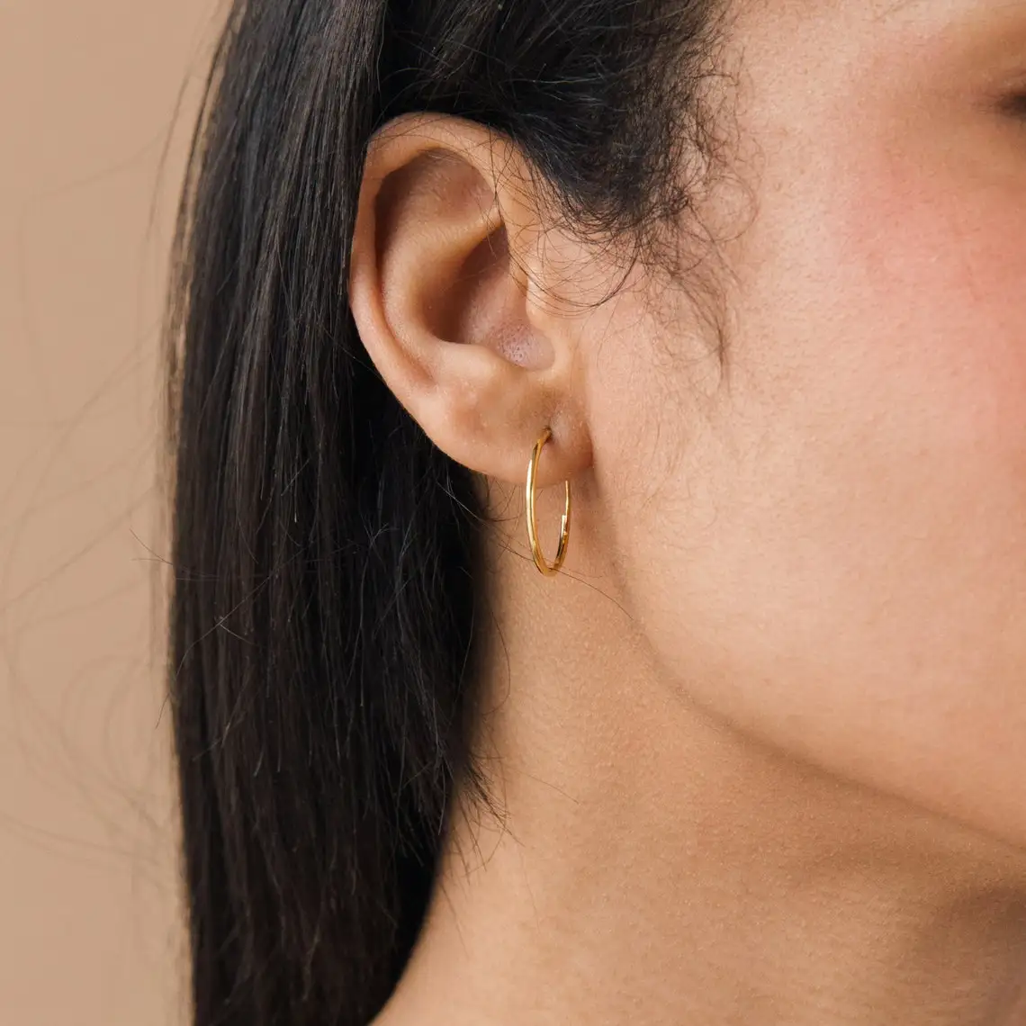 Delikatne kolczyki koła, minimalistyczne kolczyki koła ze stali nierdzewnej, 11 mm, 20 mm, 25 mm, unisex kolczyki typu huggie. — zdjęcie 6