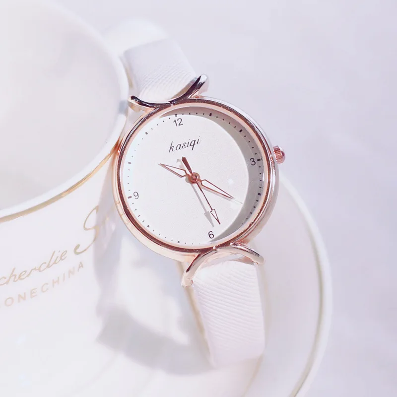 Montre Femme Simple Vogue Design Ladies Quartz Watch Nice Female Leather Wristwatch Quality Casual Watch Women Ladies Watch