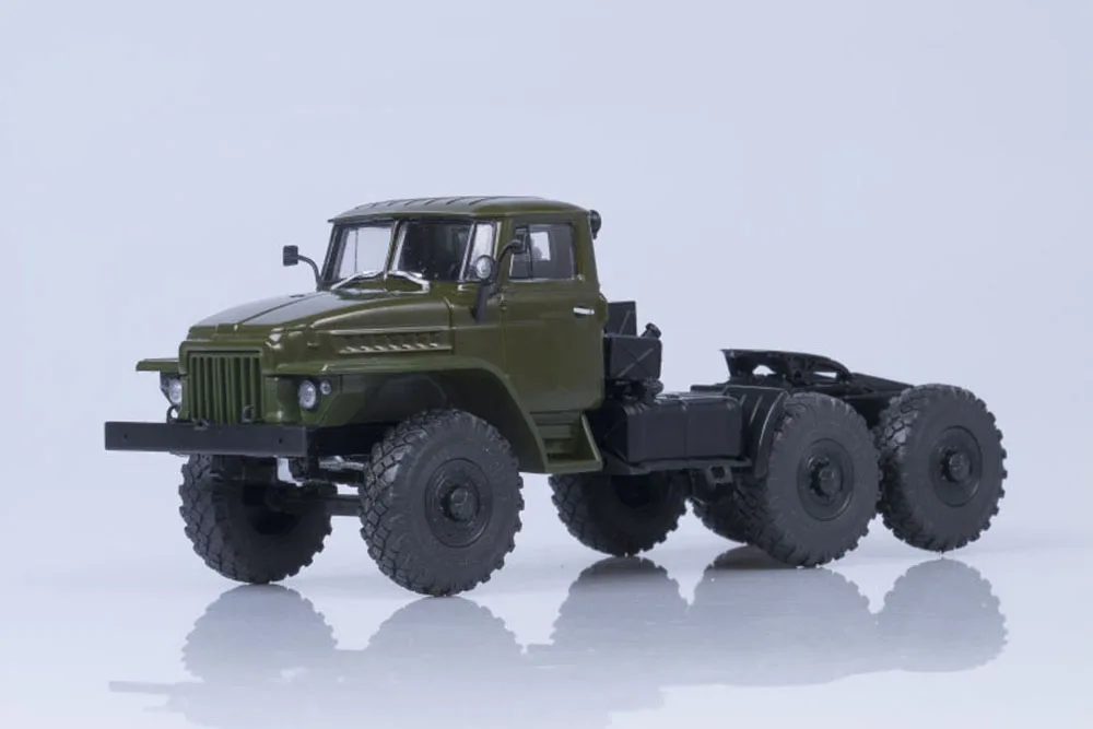 NEW 1 43 Scale URAL 377C 6X4 TRIPLE TRUCKER 1965 USSR Diecat tractor By EAC AUTOHISTORY for collection gift