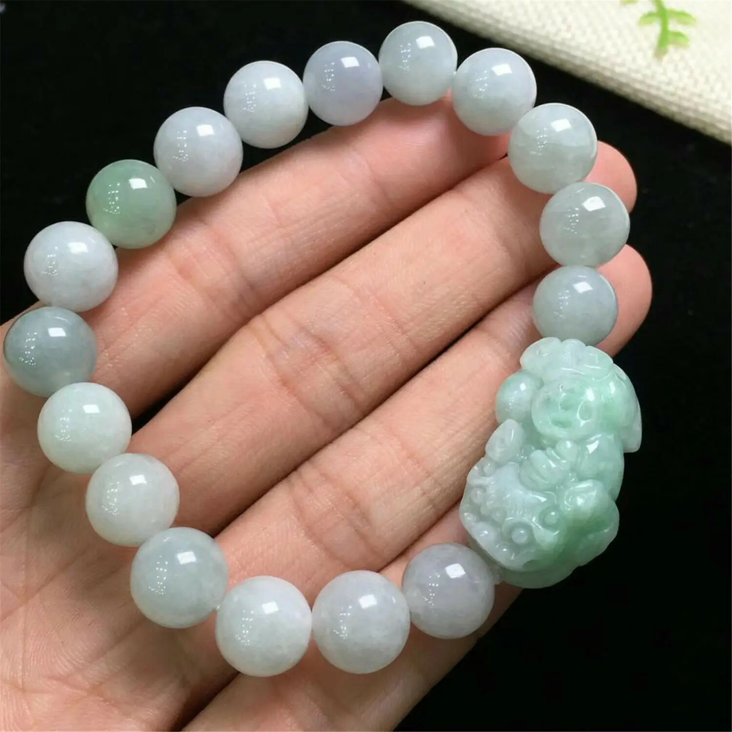 

Natural Green Jade A Round Beads Bracelet Pi Xiu Pendant Women Men 10mm Natural Gemstone Rare Jade A Crystal AAAAA