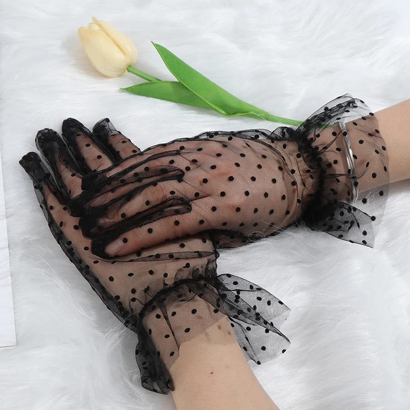 

1Pair Autumn Summer Stretchy Lace Spots Lotus Leaf Gloves Women Full Finger Lace Short Tulle Gloves Flexible Accessories