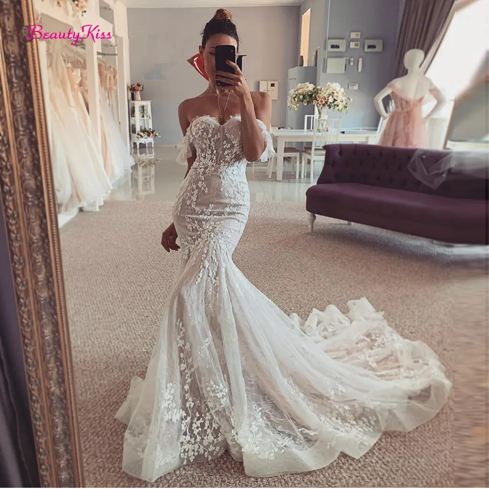 Abito da sposa a sirena 2022 Off spalla avorio pizzo Tulle Applique abiti da sposa abiti da sposa Sexy a cuore lungo treno