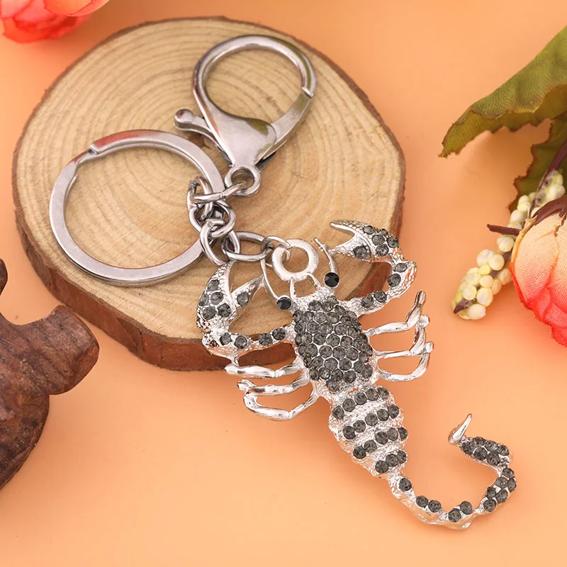 2024 New Zircon Scorpion Style Keychain Fashion Versatile Jewelry Cute Shiny Metal Keychain Accessories Fine Ladies Bag Pendant