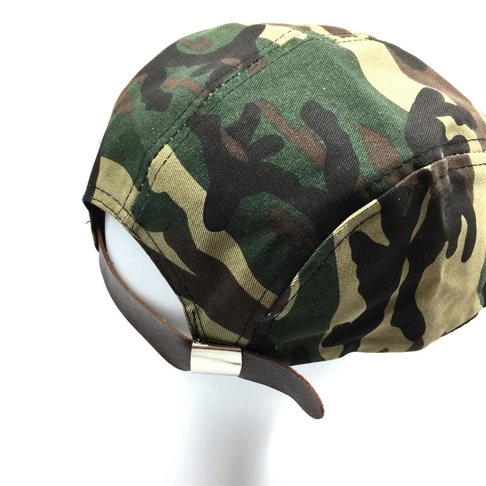 Women Men Camouflage 5 Panel Hip Hop Cap with Black Flat Peak Brim Unisex Camo Baseball Caps with PU Belt Buckle on the Back