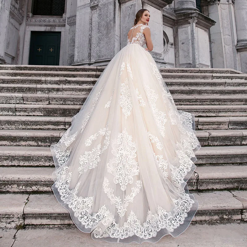 Vestidos de casamento modernos personalizados 2023 uma linha ilusão colher apliques tule vestido de noiva com manga boné e tribunal trem robe de